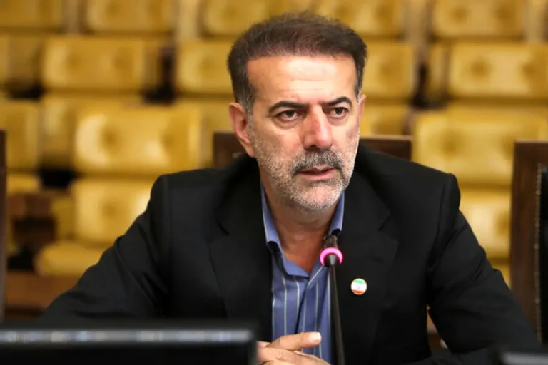 مصوبه تعویق برگزاری انتخابات شوراها با موافقت رهبری بود
