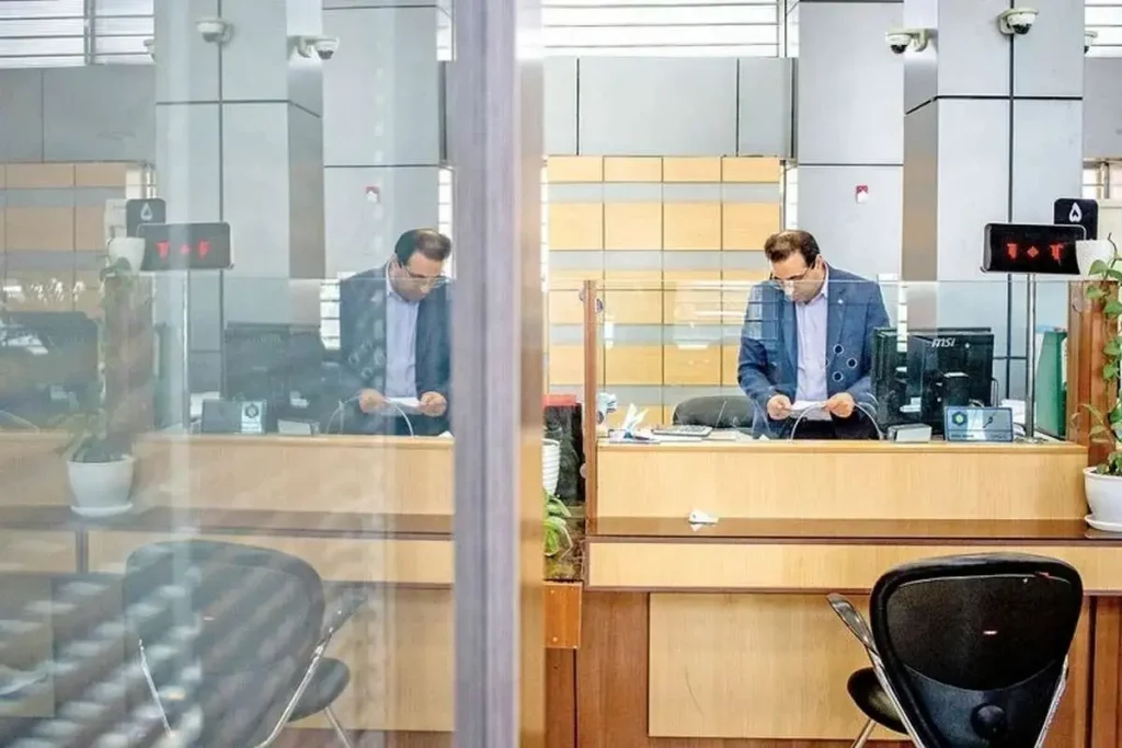 حضور اجباری کارمندان بعد از ساعت ۱۳ بدون پرداخت اضافه‌کار، خلاف قانون است