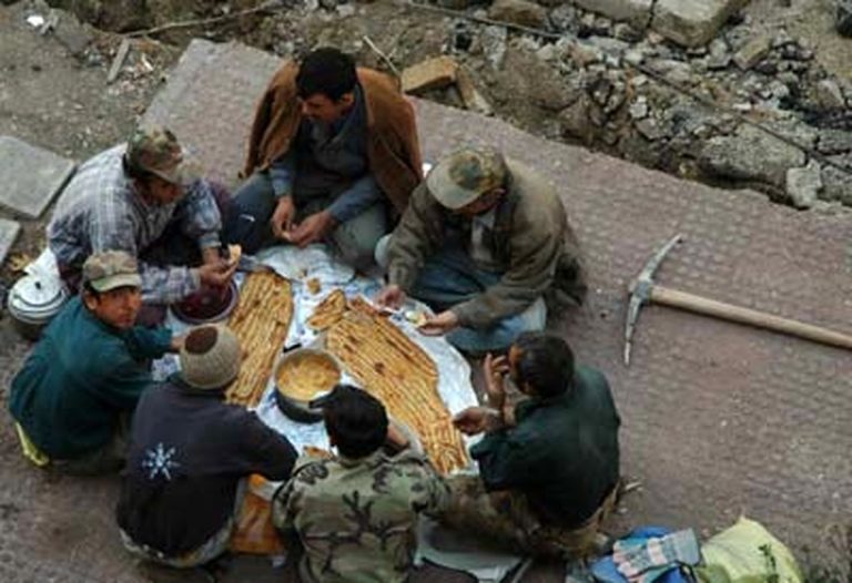 وقتی سفره کارگر خط مقدم می‌شود!