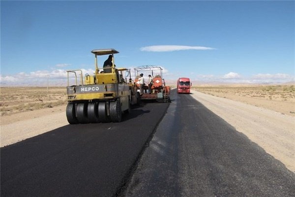آسفالت‌ریزی مسیر مرزن‌آباد به ۱۳ کیلومتر افزایش یافت