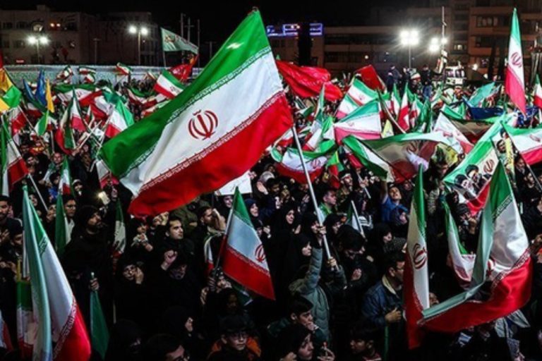 روزنامه جوان: طرح مطالب تفرقه‌برانگیز در برخی تجمعات موجب کاهش مشارکت شده است