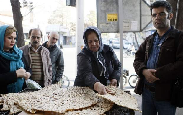 نانِ گران و کنجدِ اجباری؛ گلایه از بی‌نظارتی در نانوایی‌های ساری!