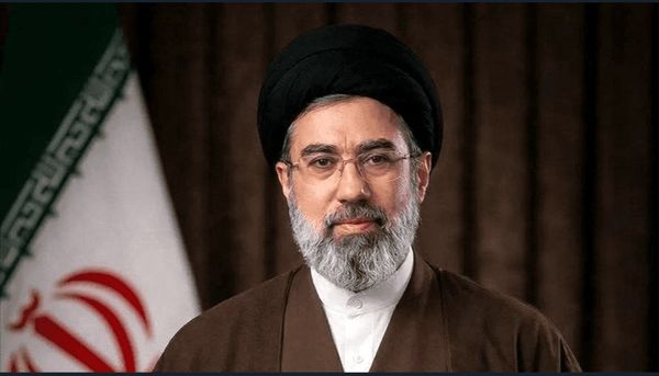 هر اقدامی که موجب بدبینی و سرخوردگی آحاد مردم شود، کمک به دشمن محسوب می‌شود