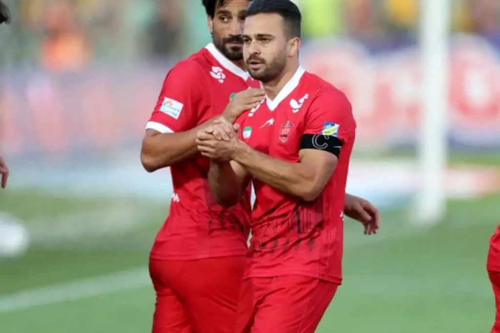 سروش رفیعی هنوز به پرسپولیس پاسخ نداده؛ غیبت ادامه‌دار ستاره سرخ‌ها در آستانه شروع تمرینات