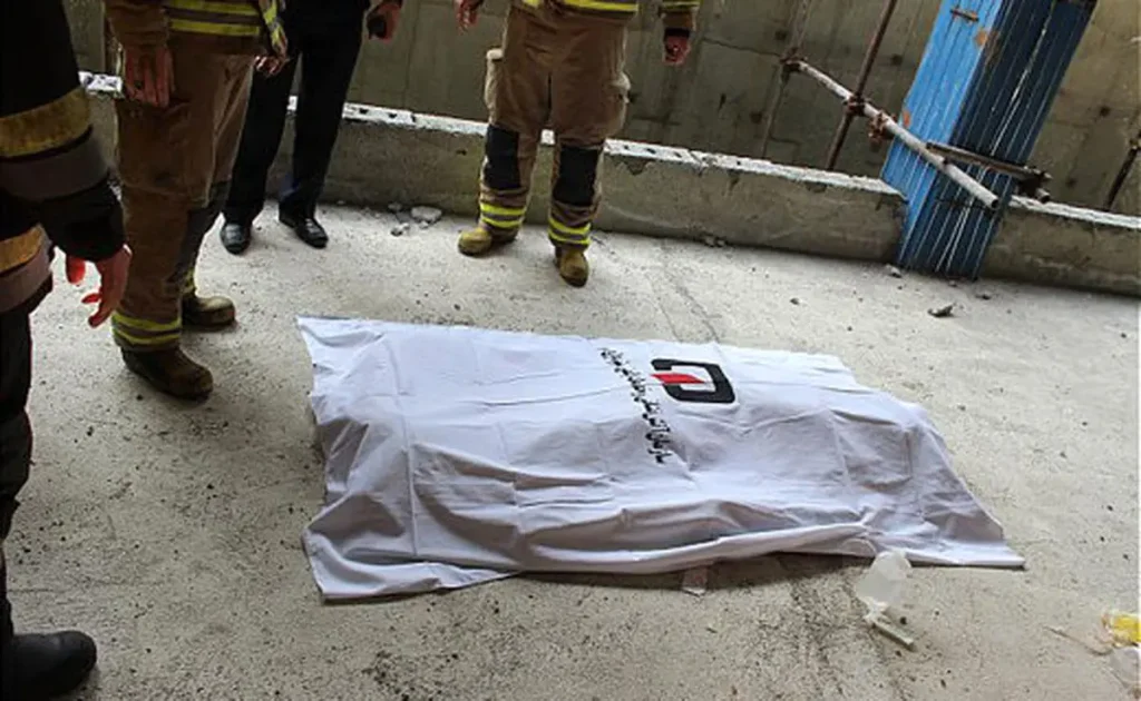 مرگ کارگر ۴۴ ساله در حادثه سقوط از ارتفاع هنگام نصب کولر