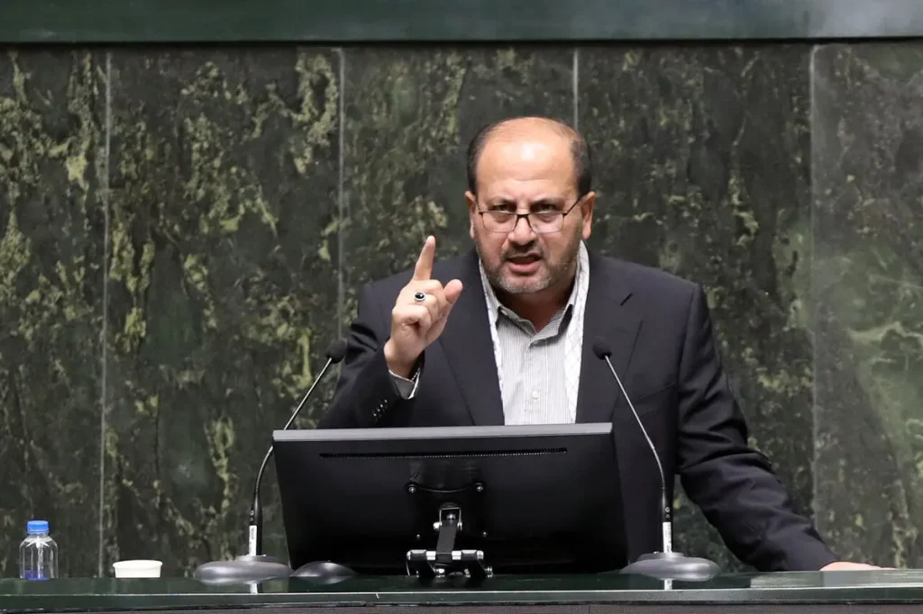 خبر مهم برای بازنشستگان؛ حقوق‌ها با احکام جدید و متناسب‌سازی کامل پرداخت می‌شود؟