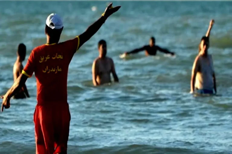 شنا و فعالیت‌های دریایی ممنوع