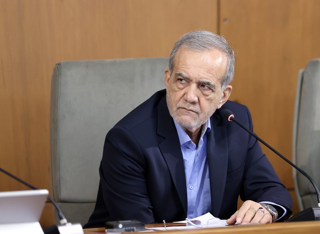 گلایه تند پزشکیان از میدری بر سر تأمین اجتماعی