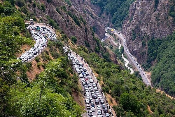 ترافیک سنگین در محورهای کندوان و هراز/ کندوان یک‌طرفه شد
