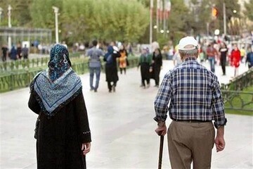 «اگر این حق مکتسبه نیست، پس چیست؟»/ گلایه بازنشستگان از تغییر در پرداخت حق عائله‌مندی و اولاد